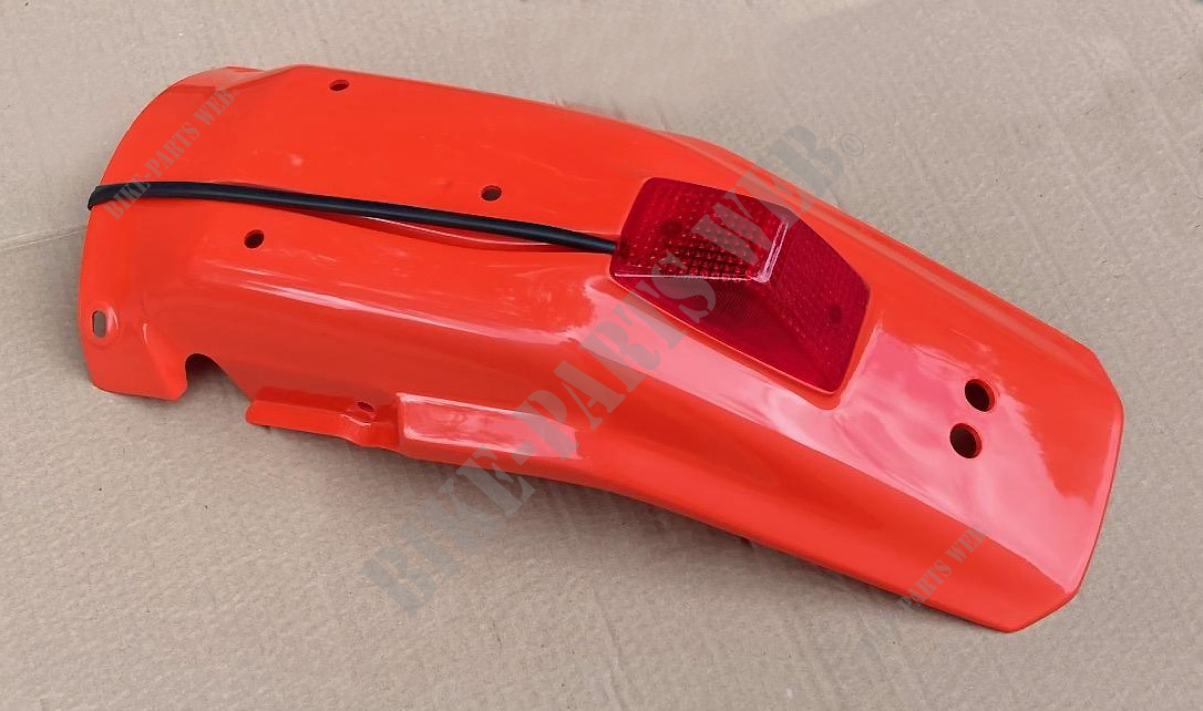 Plastic, rear fender UFO Flash Red Honda XR250R from 86, XR350R 85 and 86, XR600R - GARDE BOUE AR XR250RG--S/XR600RF R119